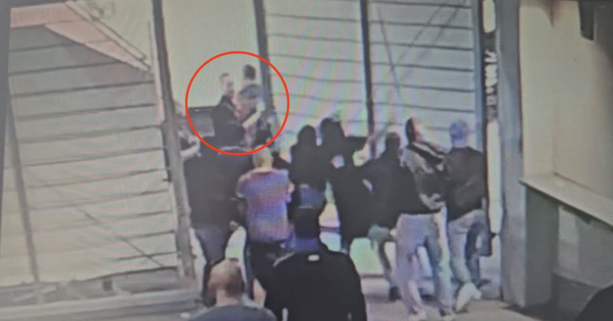 Video of derby riots: Police officer opens stadium gate for Austria hooligans