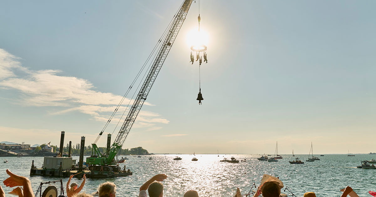 Holzinger on Lake Constance: Is the performer launching her art market ...