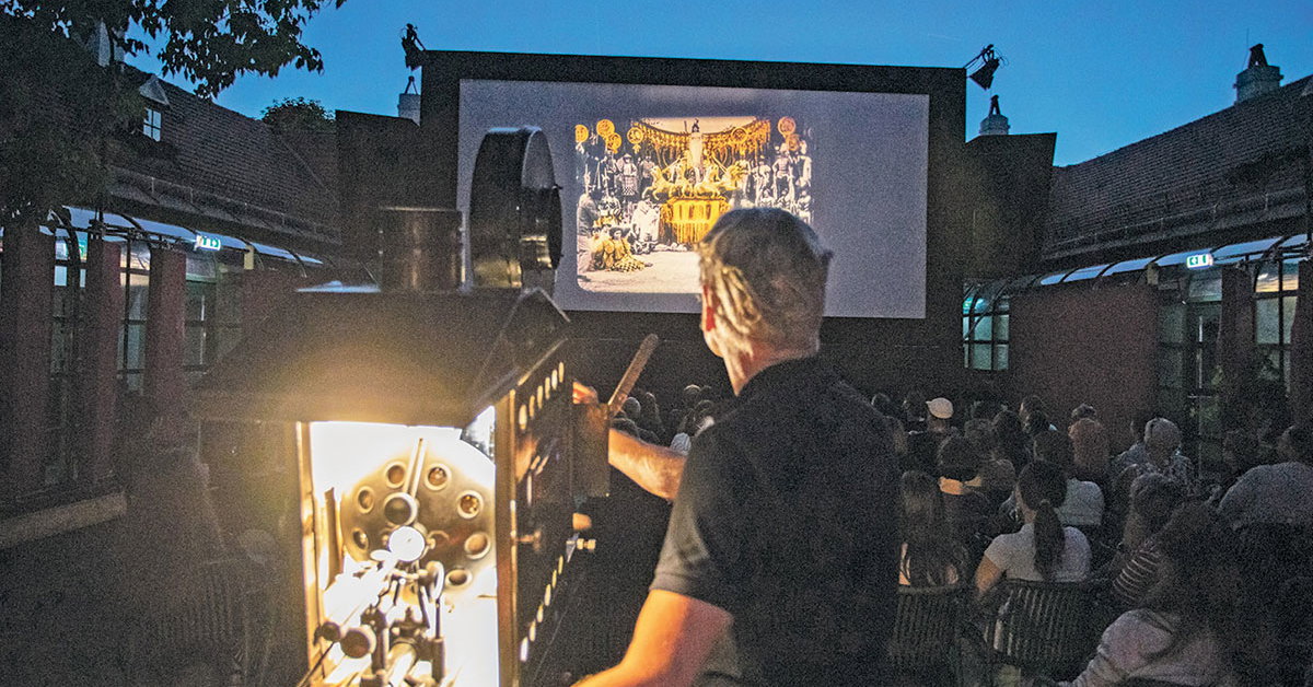 Neue Stummfilm-Spielstätte: Wenn Nosferatu durch den Augarten schleicht