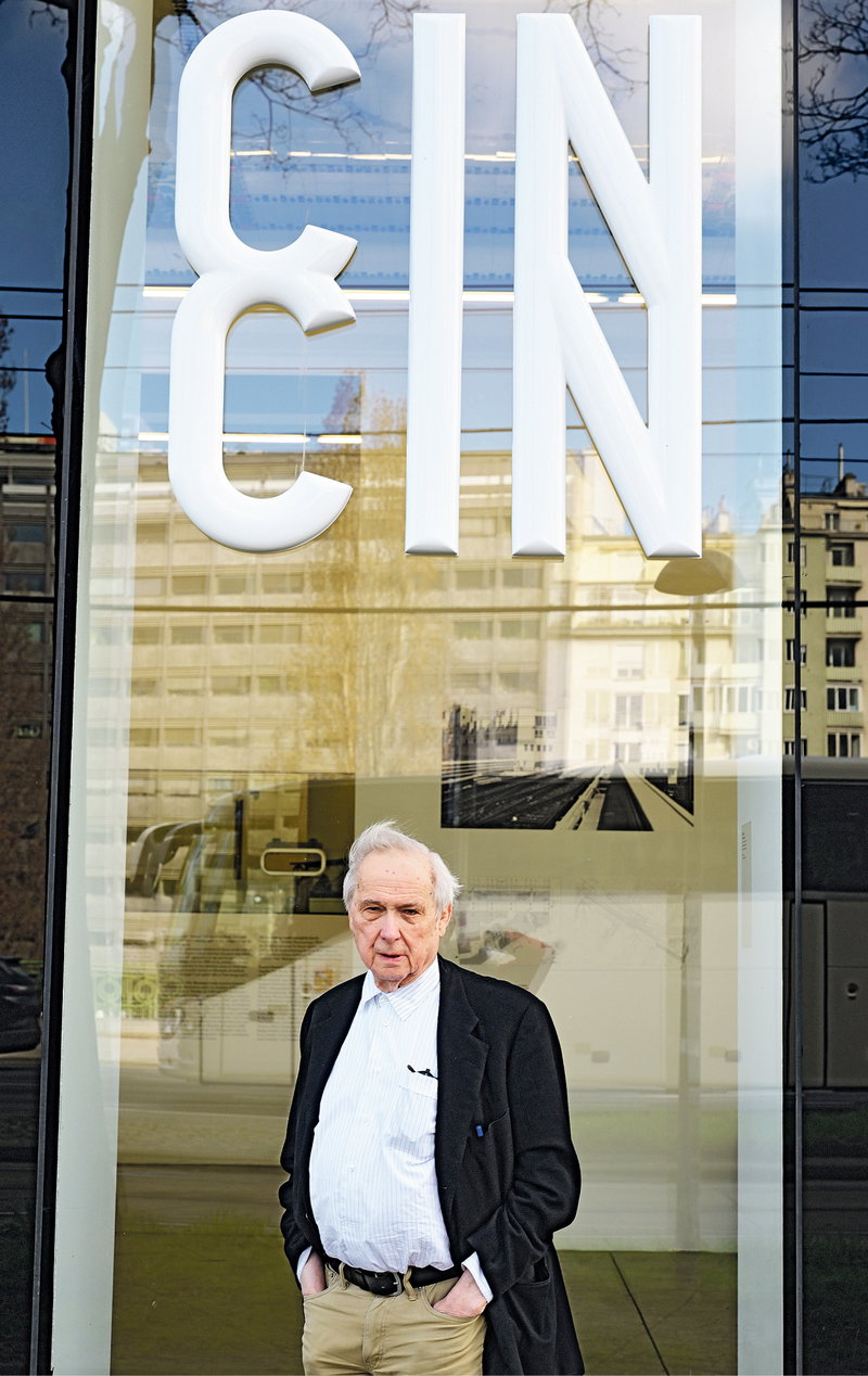 kleines-caf-wunder-bar-salzamt-die-anticoole-l-ssigkeit-des-hermann