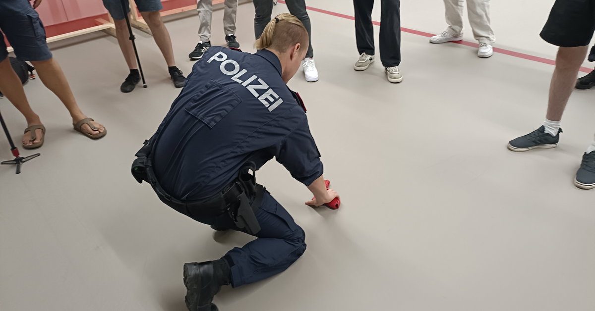 How does the Vienna police train? We were at shooting and operational ...